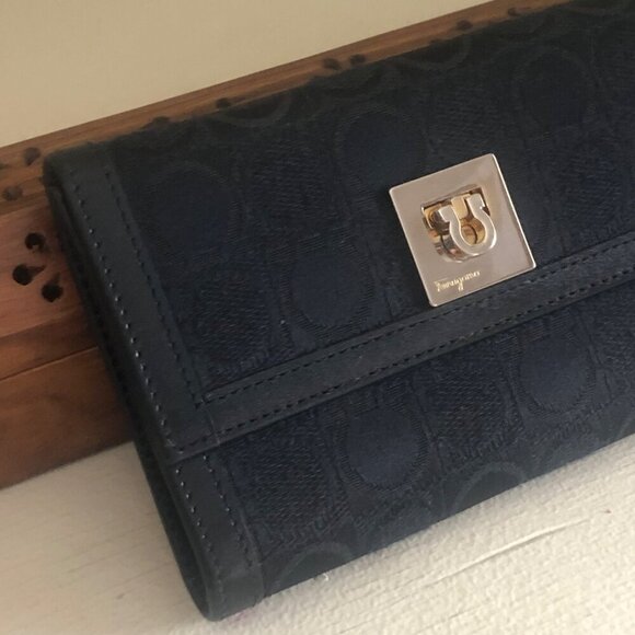 SALVATORE FERRAGAMO Trifold Wallet Gancini Canvas Leather Black - Picture 4 of 16